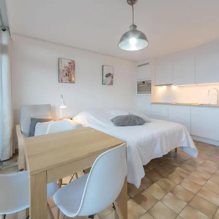 Ochtendstemming By Interhome Apartament Bredene